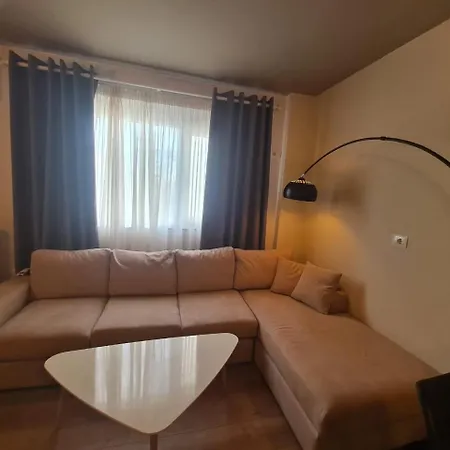 Siera * Golem (Tirana)